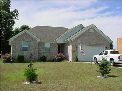 554 Helmwood Cir, Mount Washington, KY 40047 - photo 2