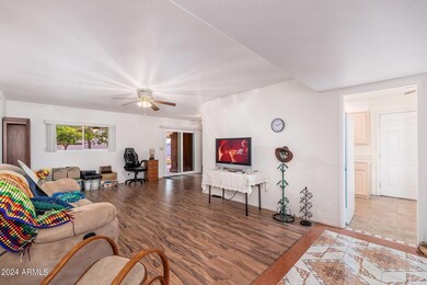 10343 W Caron Dr, Sun City, AZ 85351 - photo 5