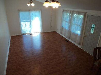 324 Delaware St, Carpentersville, IL 60110 - photo 4