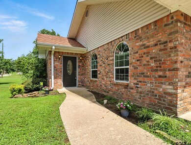 126 E Hoyt Dr, Longview, TX 75601 - photo 4