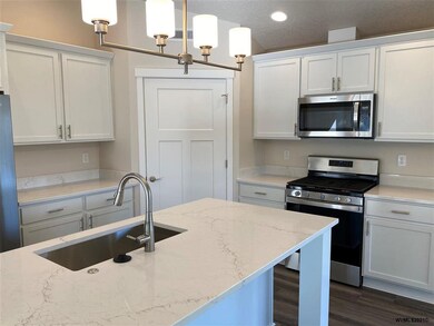 2069 SE Academy St, Dallas, OR 97338 - photo 7