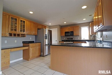 4815 N Weaverridge Blvd, Peoria, IL 61615 - photo 7