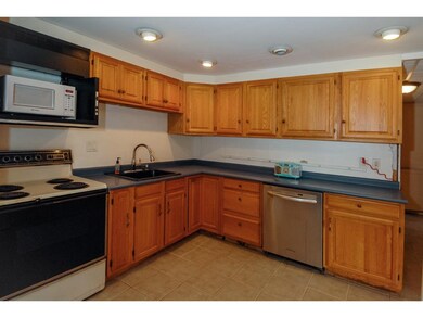 252 Holly Ln, Portsmouth, NH 03801 - photo 7