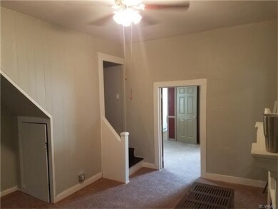 Can be used as a dining room or a family room