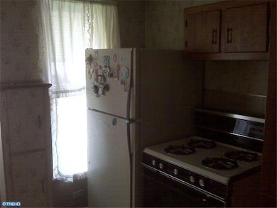 1226 Fidelity St, Reading, PA 19604 - photo 5