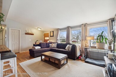 11-2427-Mark-Ave-Lansing-MI-48912-Window