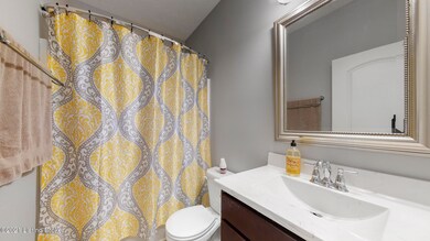 6410 Oak Village Dr, Louisville, KY 40228 - photo 4