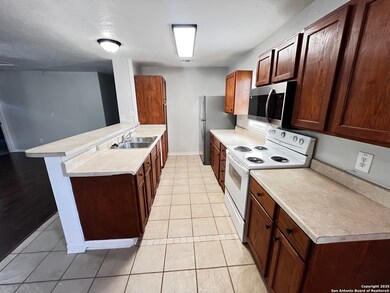 1904 Pecan St, San Marcos, TX 78666 - photo 7