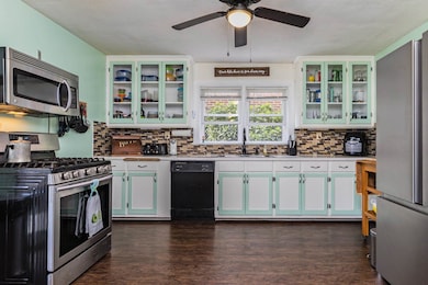 404 Pine Ave, Waynesboro, VA 22980 - photo 2