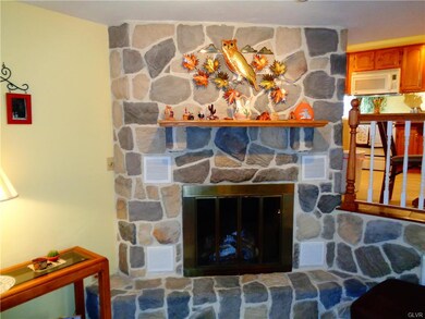 2223 Donovan Ct, Coplay, PA 18037 - photo 5