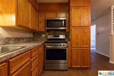 513 Allen St, Copperas Cove, TX 76522 - photo 2