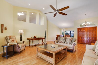 13544 Northumberland Cir-large-004-12-Fr