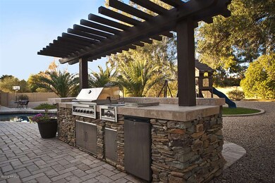 Outdoor Kitchen