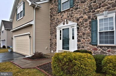 308 Summer Grove Ln, Pottstown, PA 19464 - photo 2