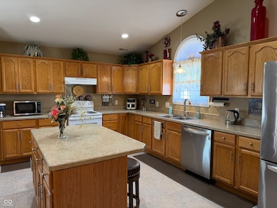 1174 Bumblebee Way, Greenfield, IN 46140 - photo 7