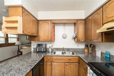 1842 E Park Ave, Des Moines, IA 50320 - photo 7