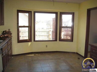 6233 SW 38th Place, Topeka, KS 66610 - photo 5