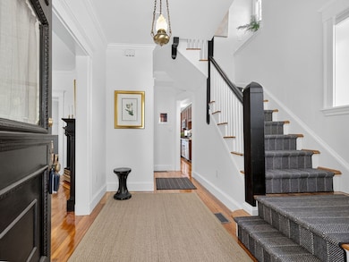 51 Wren St, West Roxbury, MA 02132 - photo 4