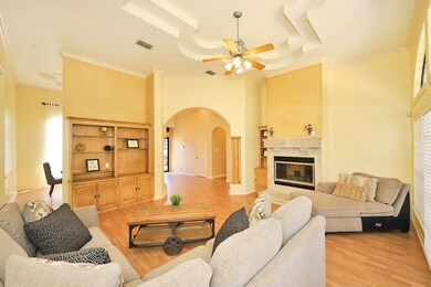 201 Oriole Ln, Laredo, TX 78045 - photo 5