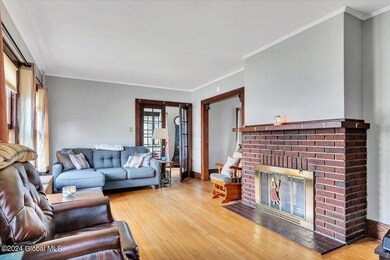 9 Wallace St, Schenectady, NY 12302 - photo 3