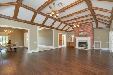 109 Charleston St, Friendswood, TX 77546 - photo 4