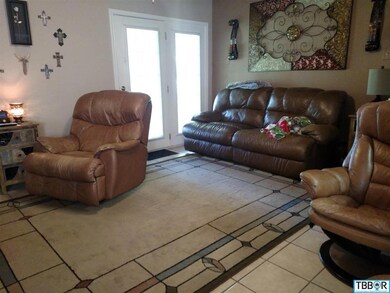 511 E Austin St, Troy, TX 76579 - photo 4