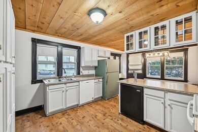 906 Southbridge St, Worcester, MA 01610 - photo 3