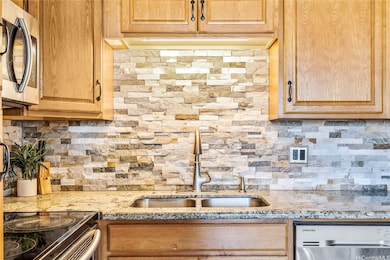 Royal Kuhio unit 2006, Honolulu, HI 96815 - photo 4