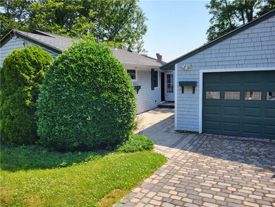 2 Simmons Terrace, Middletown, RI 02842 - photo 2