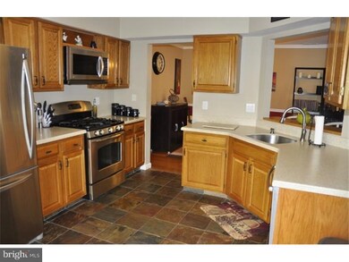 501 Oswego Ct unit 501, Mount Laurel, NJ 08054 - photo 5
