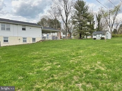 10608 Graeloch Ct, Laurel, MD 20723 - photo 2