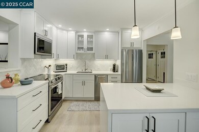 3474 Tice Creek Dr unit 8, Walnut Creek, CA 94595 - photo 5