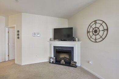 005_Living Room