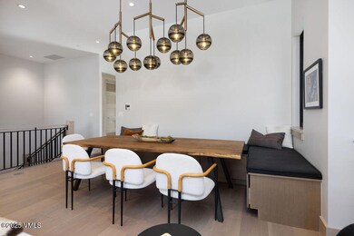 2504_one_riverfront_13_interior_dining
