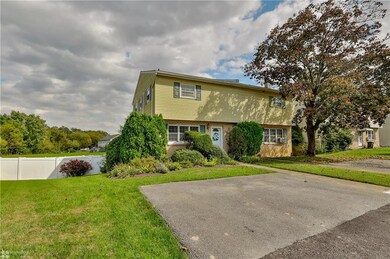 205 Lockridge Ln, Alburtis, PA 18011 - photo 5