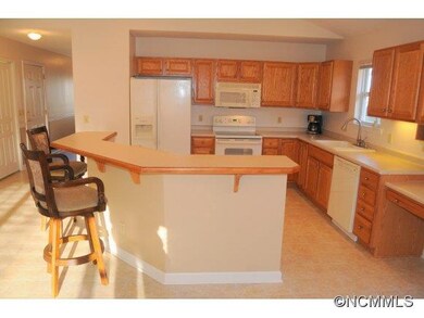 68 Winter Wren Cir, Hendersonville, NC 28792 - photo 7