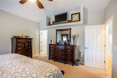 1026 N Maple St, Effingham, IL 62401 - photo 5