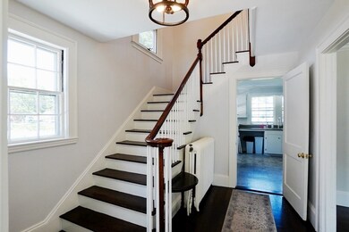 11 Laurel St, Marblehead, MA 01945 - photo 3