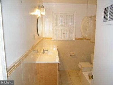 7806 Adelphi Ct, Hyattsville, MD 20783 - photo 3