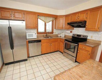 36 Woodlawn Ave, Waltham, MA 02451 - photo 6