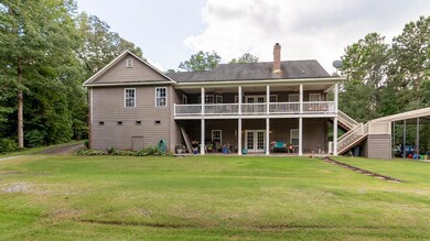 back view/ 2 porches