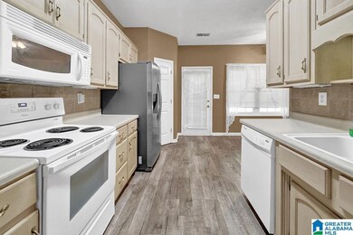 1737 Lake Park Cir, Center Point, AL 35215 - photo 4