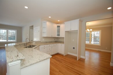 68 Hall Rd, Londonderry, NH 03053 - photo 3