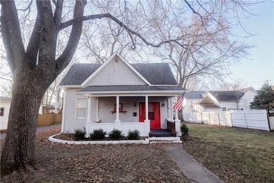 449 E Adams St, Franklin, IN 46131 - photo 2