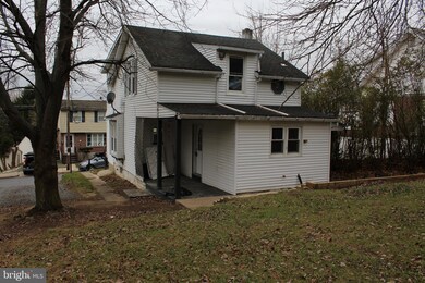 3417 Laurel St, Reading, PA 19605 - photo 2