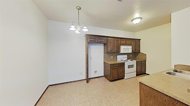 1722 W Palm Place, Oklahoma City, OK 73128 - photo 5
