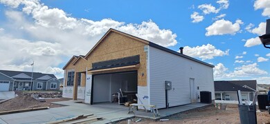 39 N Strathmore Ln