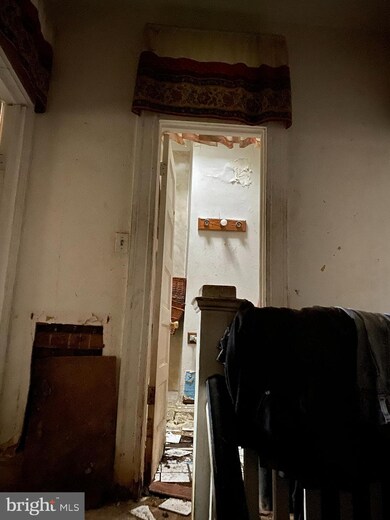 5332 Hamlin Ave, Baltimore, MD 21215 - photo 4