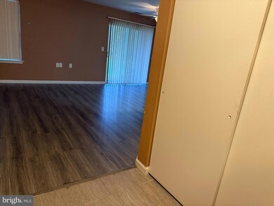 414 Walden Cir, Trenton, NJ 08691 - photo 4