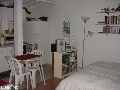 8 Circuit Avenue Extension unit 4, Oak Bluffs, MA 02557 - photo 3